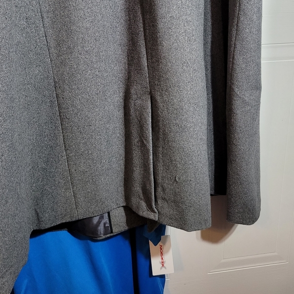 Wool trench coat - Picture 8 of 8